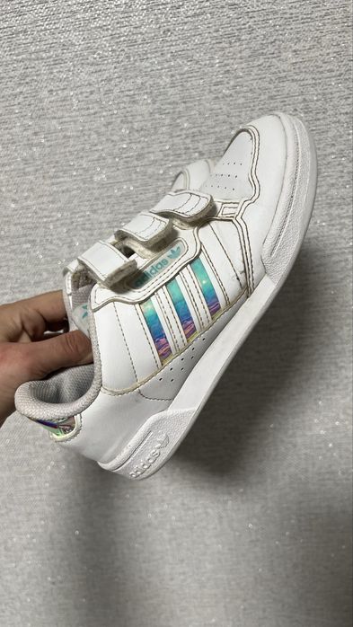 Кросівки адідас adidas кросовки дитячі кросівки 33