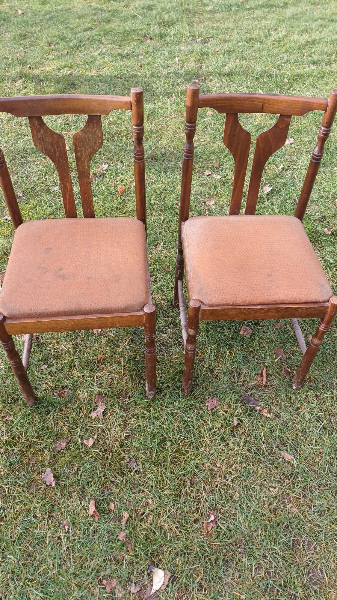 Krzesła drewniane z Prl