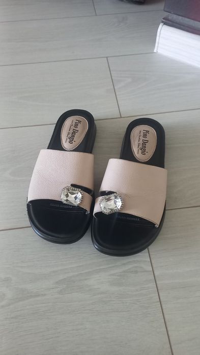 Шльопанці шкіряні