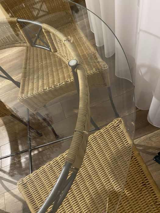 Stol do jadalni rattanowo metalowy plus 4 krzesla