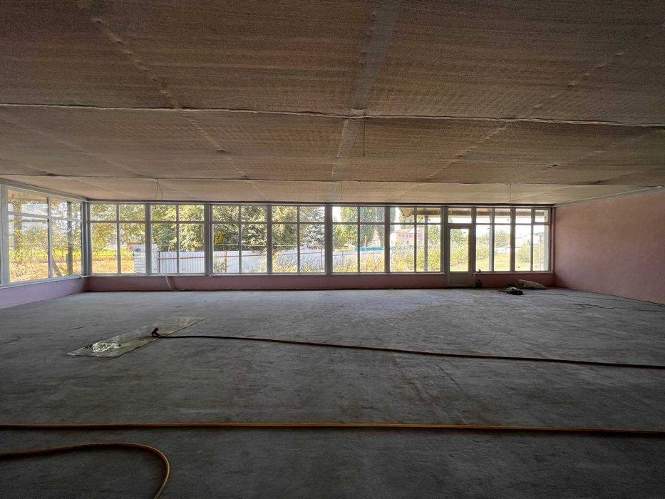 Здам приміщення вільного призначення в самому центрі с . Іркліїв