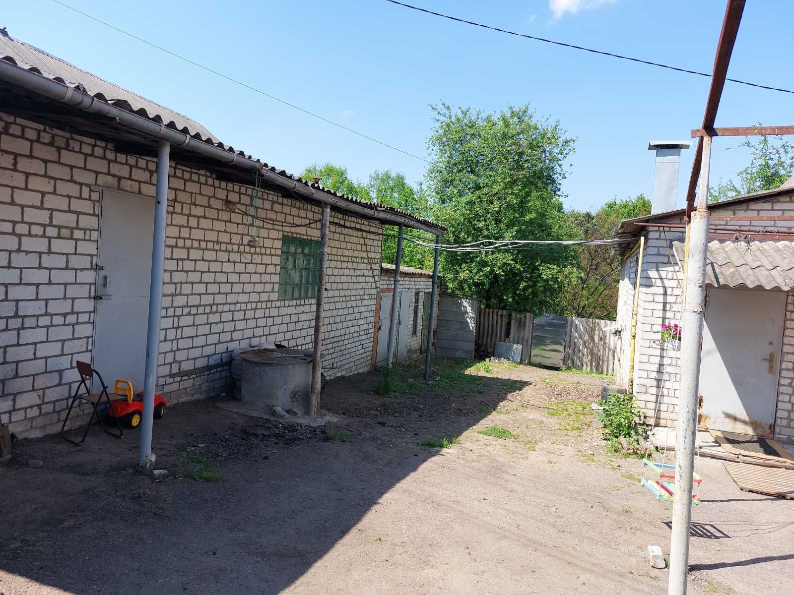 G2  Продам гарний будинок у м. Люботин, біля водойми !