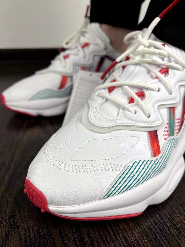 Жіночі кросівки Adidas Ozweego 37