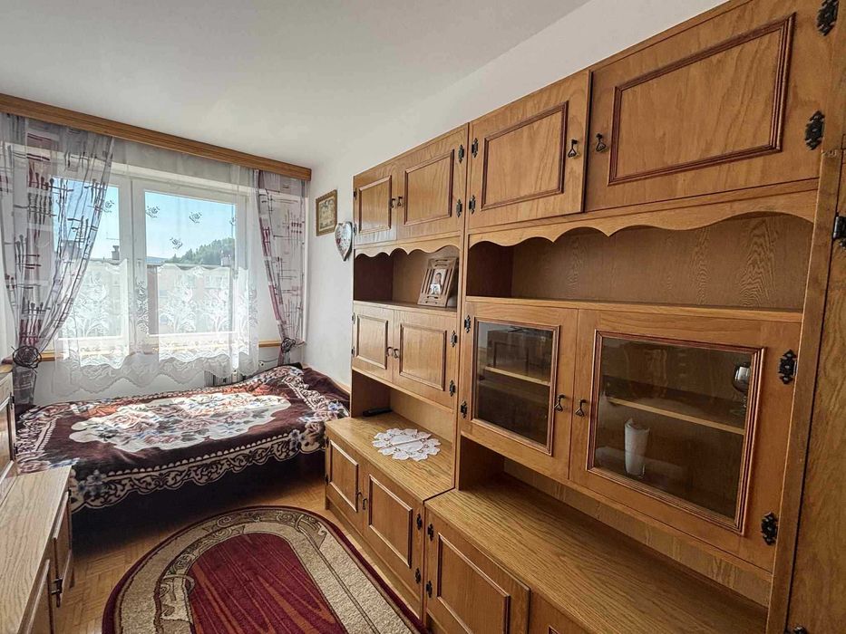 Przestronne mieszkanie 4-pokojowe + garaż przed blokiem + 2 piwnice