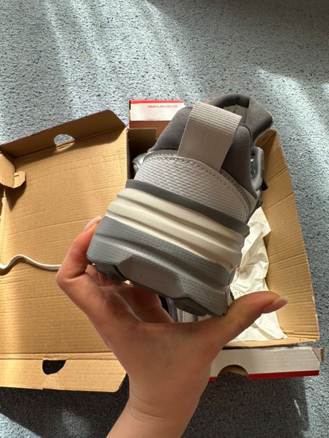 кросівки Nike V2k run