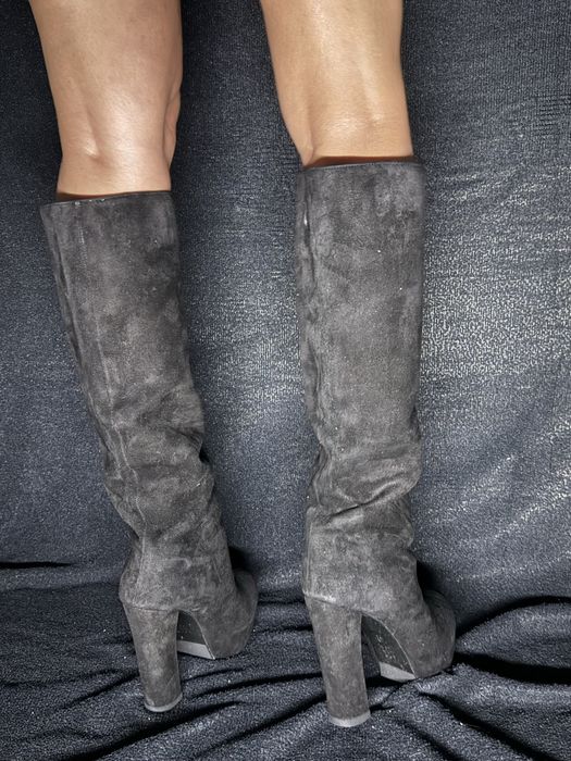 Замшевые сапоги в идеальном состоянии