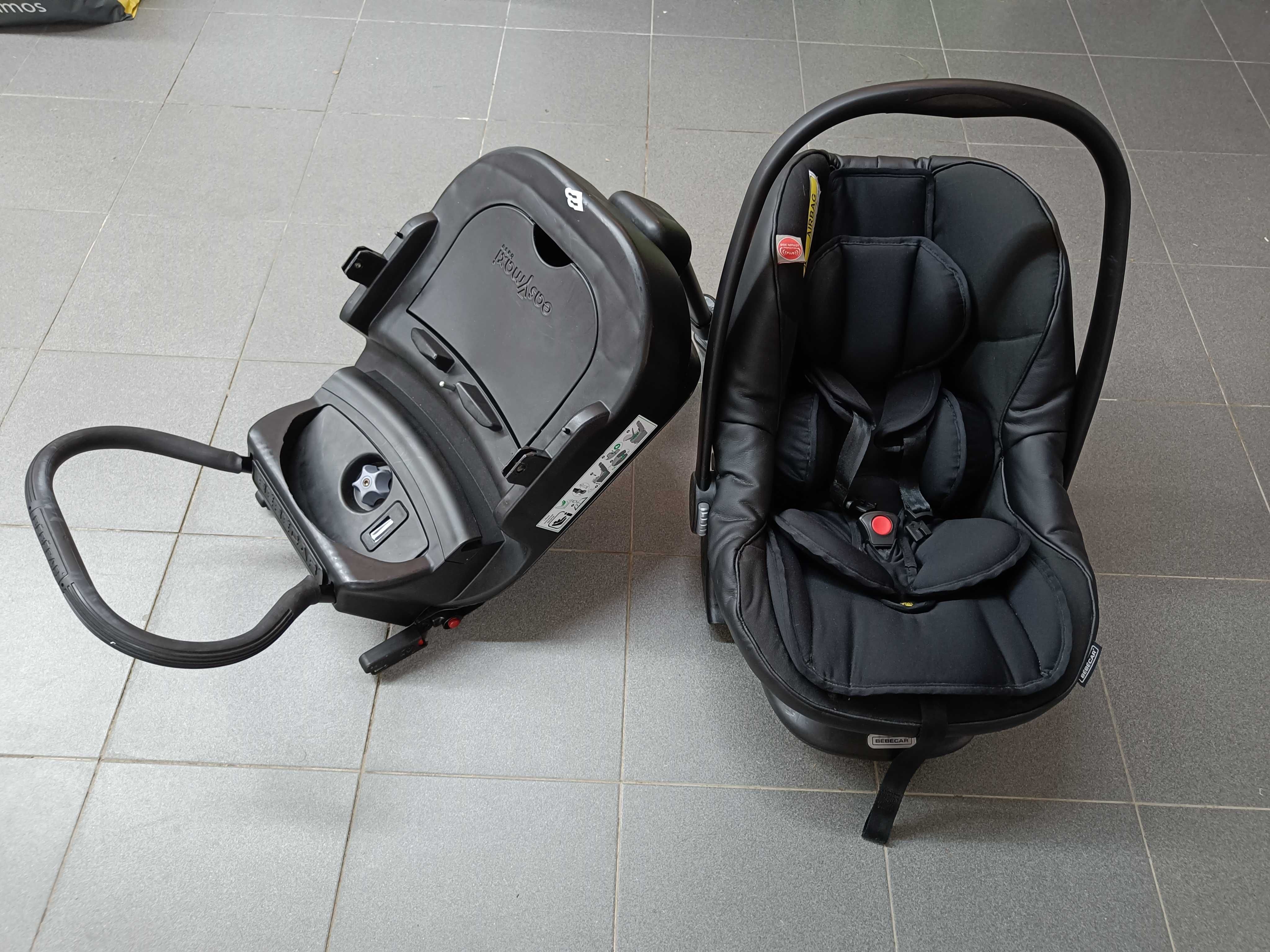 Carrinho gémeos com babycoques e bases Isofix - Bebecar