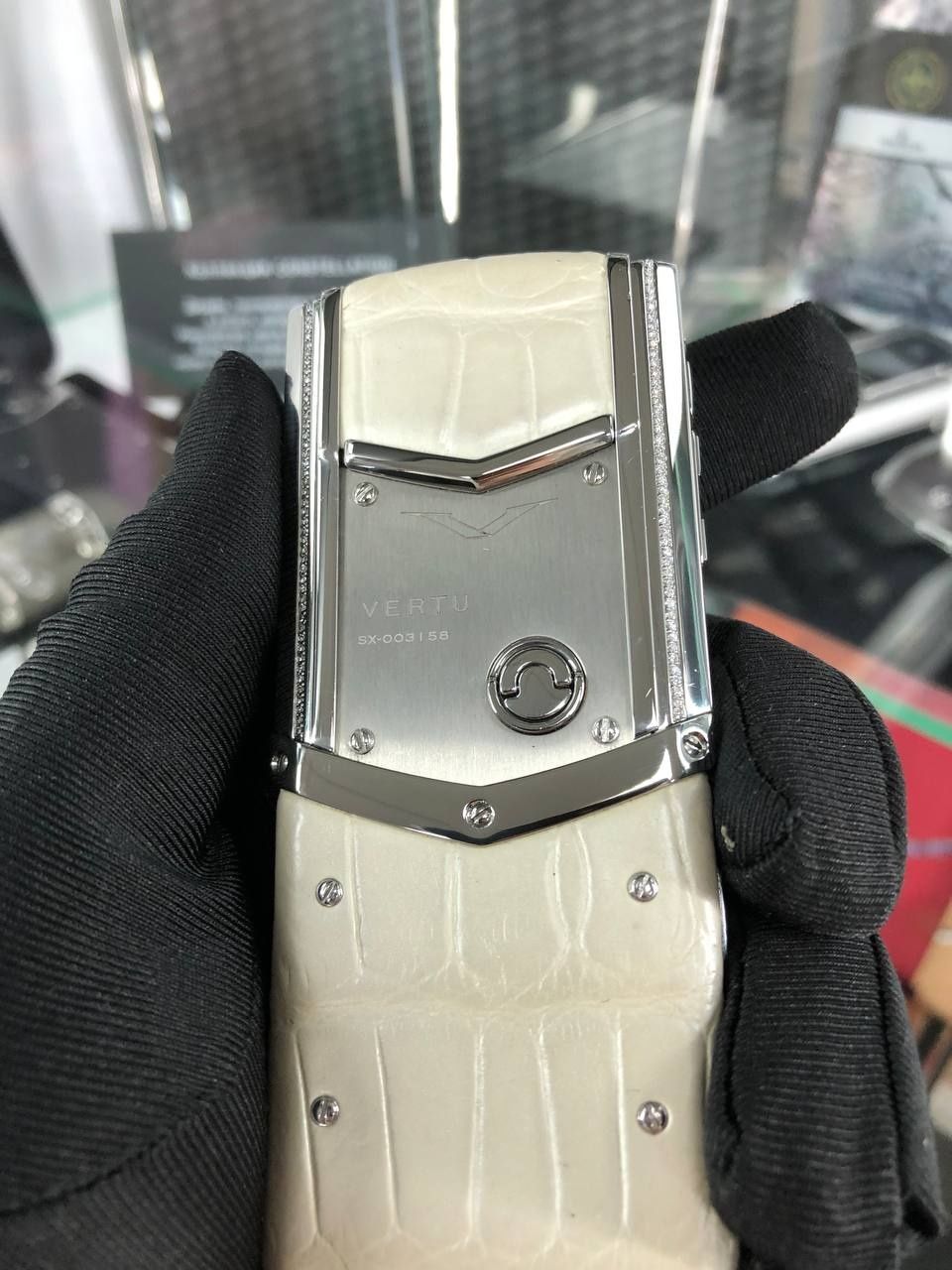 Vertu signature S Design Mother of Perls 344 Diamonds