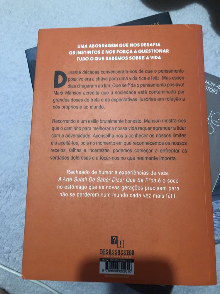 Livro: “ A arte subtil de saber dizer que se foda”