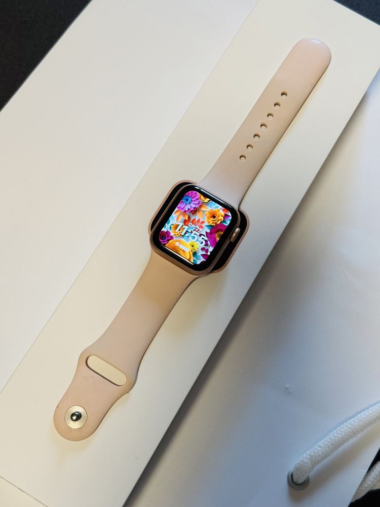 Apple Watch Series 5 40mm Gold Alu Pink Sand Sp Band GPS