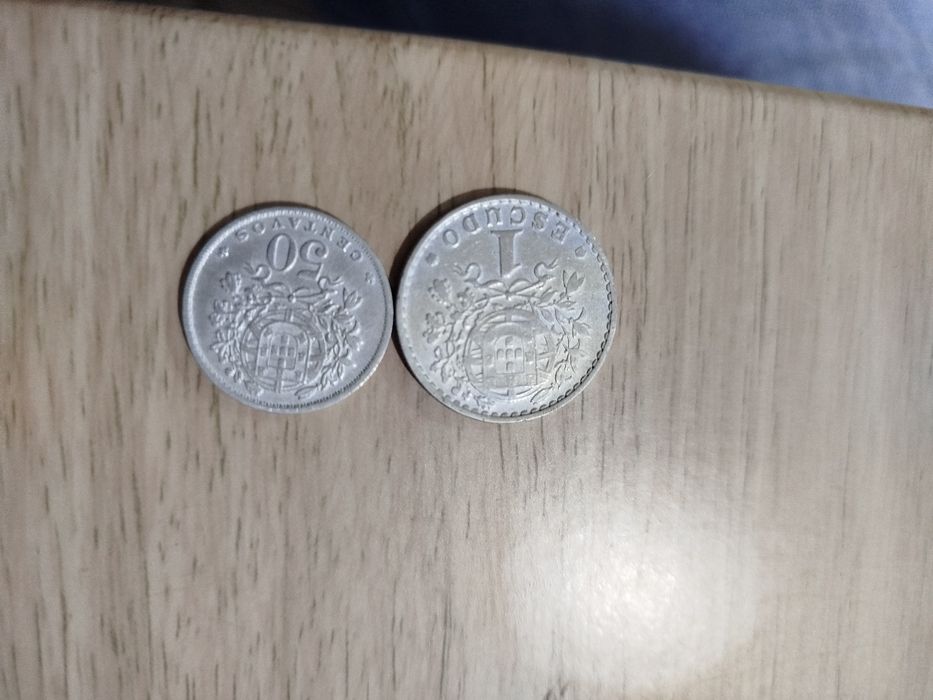 1 escudo 1957 e 50 centavos de 1957