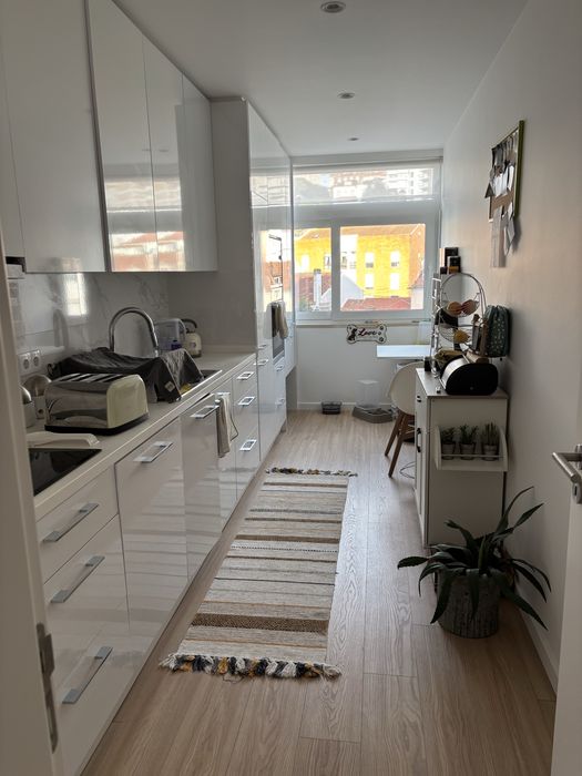 Arrenda-se T1+1 mobilado e equipado