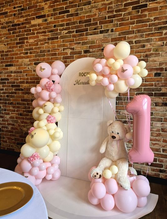 Ścianka balonowa, girlanda, dekoracja na stół. NAPIS LOVE