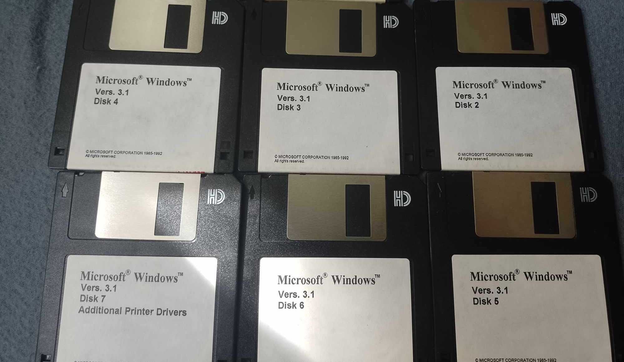 Windows 3.1 1992 dyskietki 3,5 cala 1,44 MB 7 sztuk