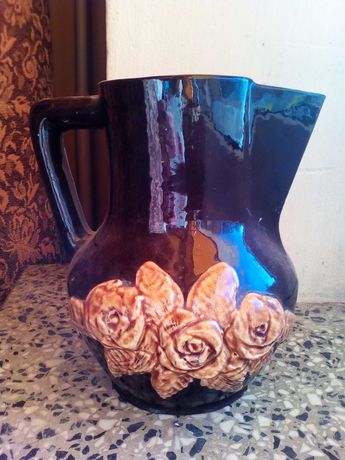 stary wazon dzban z aplikacją Róże