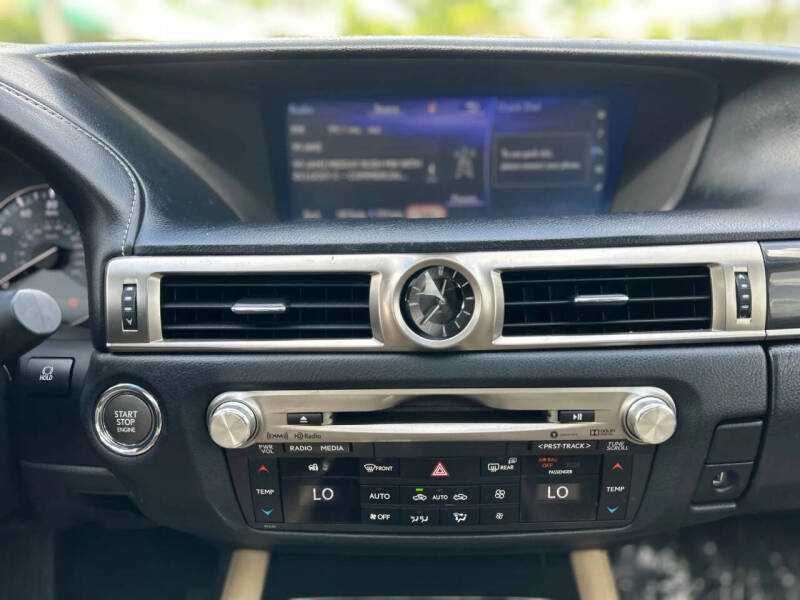 2016 Lexus GS 200t