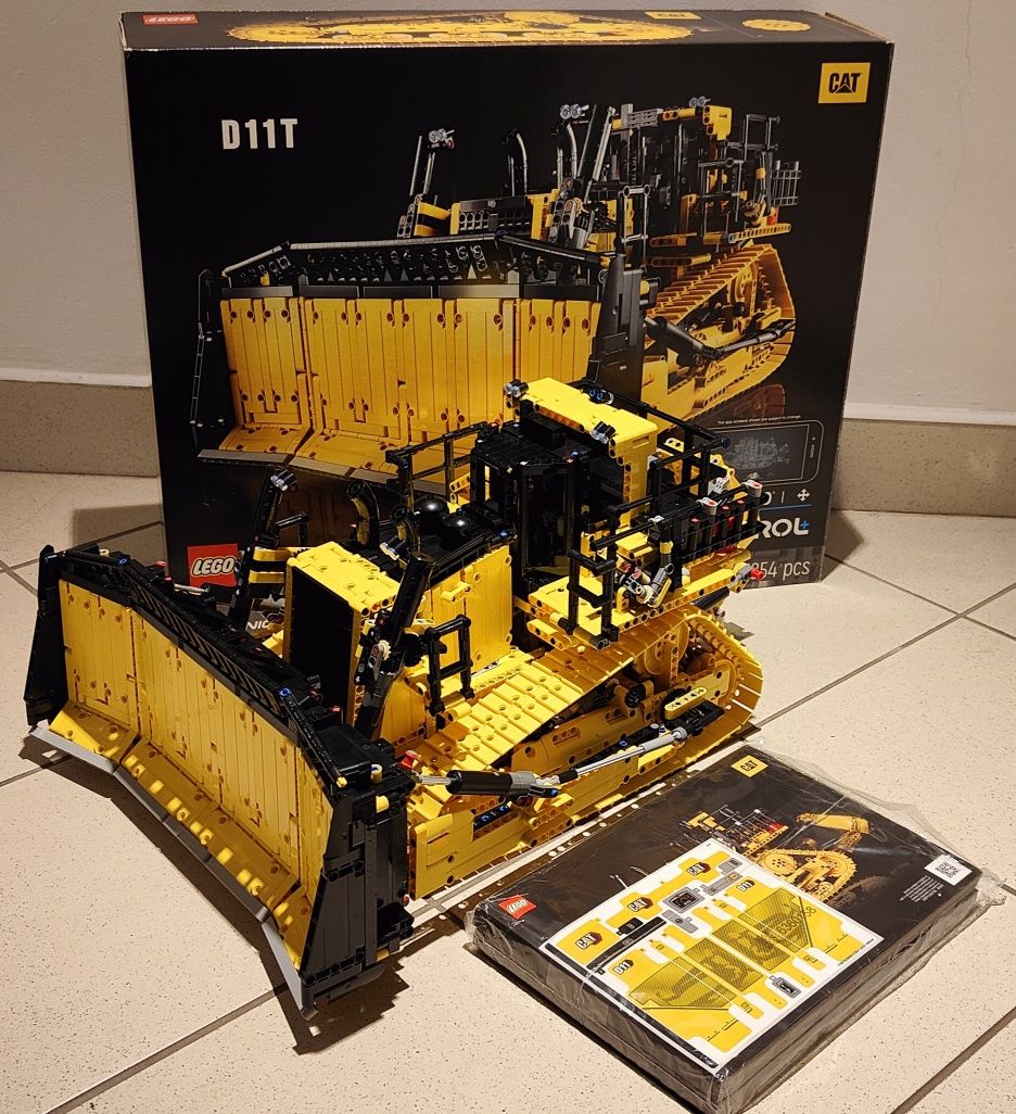 LEGO Technic 42131 CAT D11T unikatowe pudełko, pełen komplet, idealny!