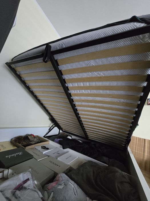 Łóżko z materacem H3 160 x 200 i pojemnikiem