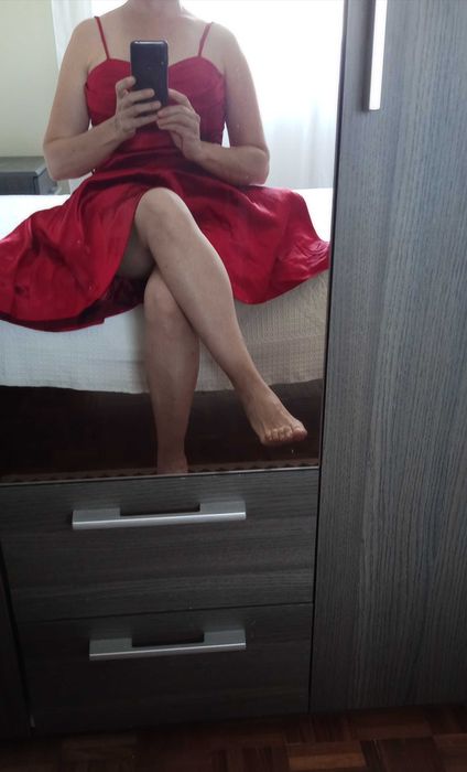 Vestido vermelho clássico T.40 tipo cetim 20€