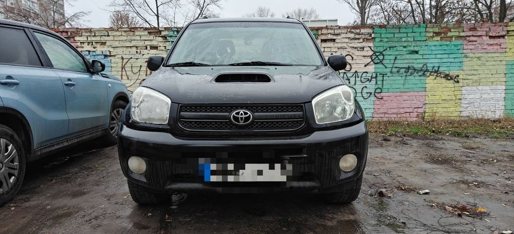 Тойота Рав4 2005 рік 2 літра дизель механіка повний привід