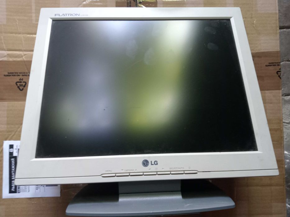 Продам робочий монітор LG flatron L1515S