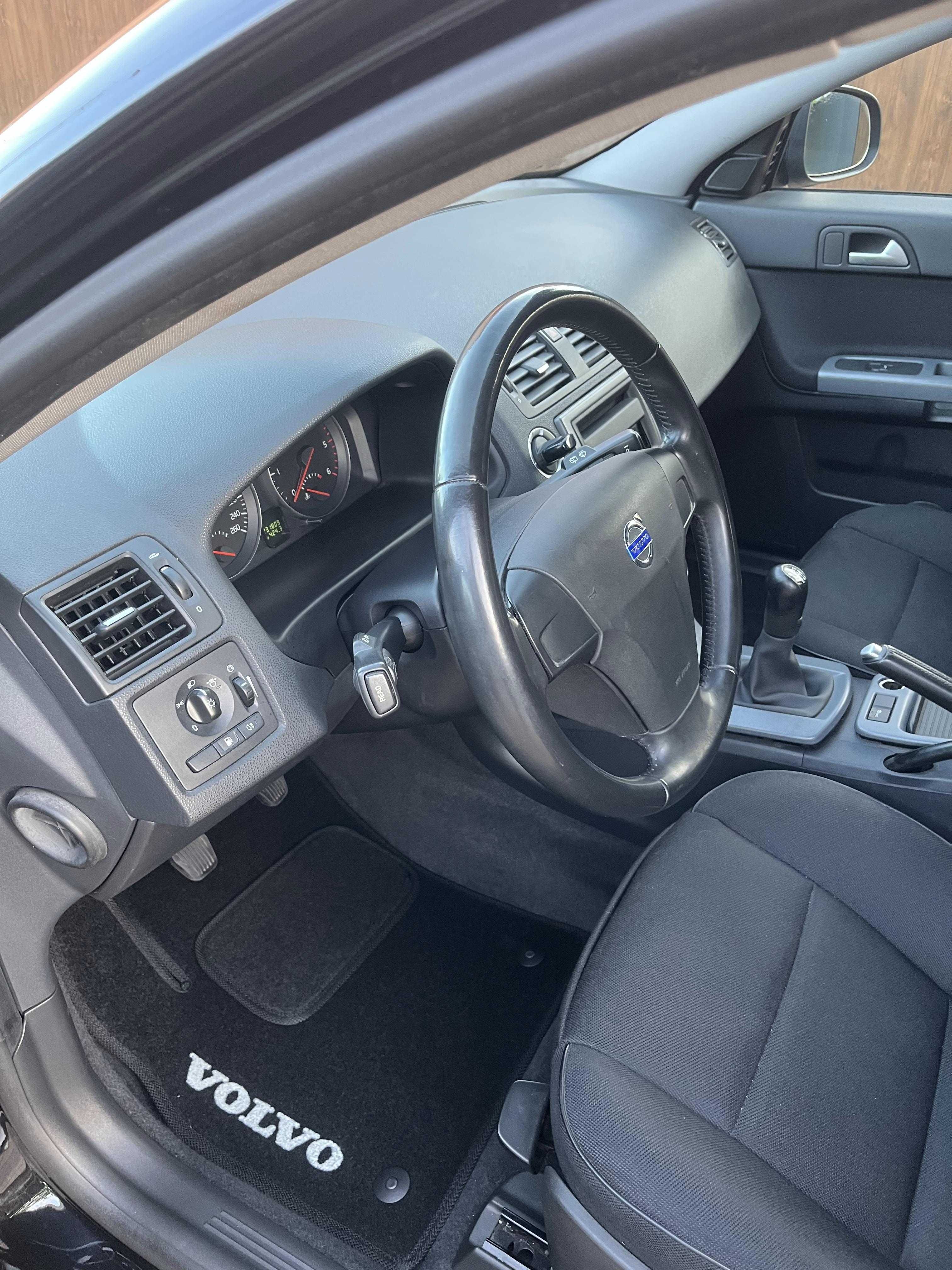 Volvo V50 2012 рік