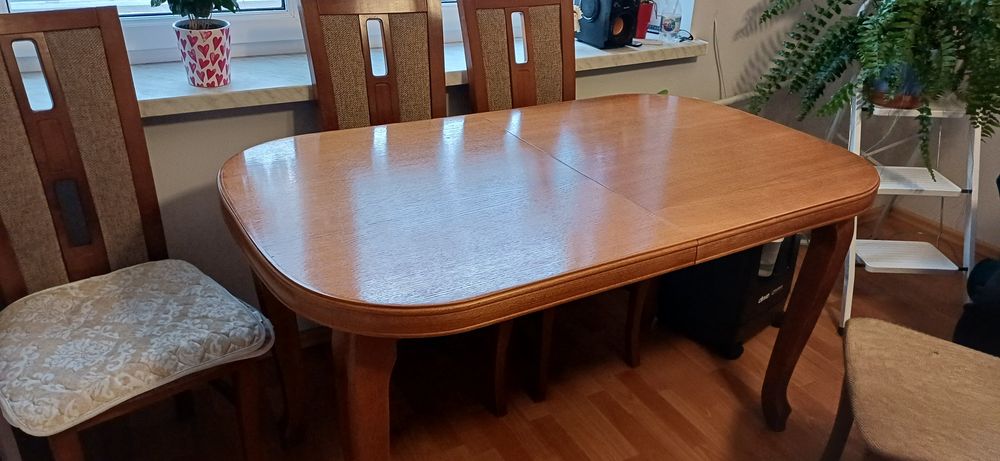 Stół drewniany rozkladany