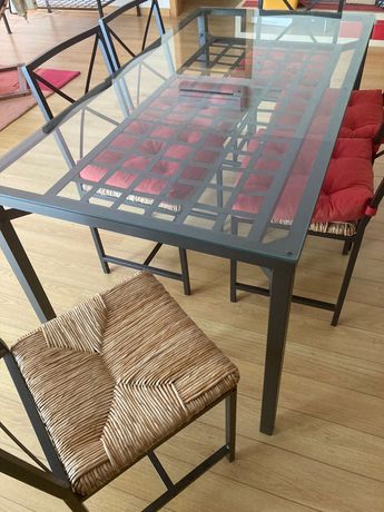 Mesa em ferro e vidro + 6 cadeiras
