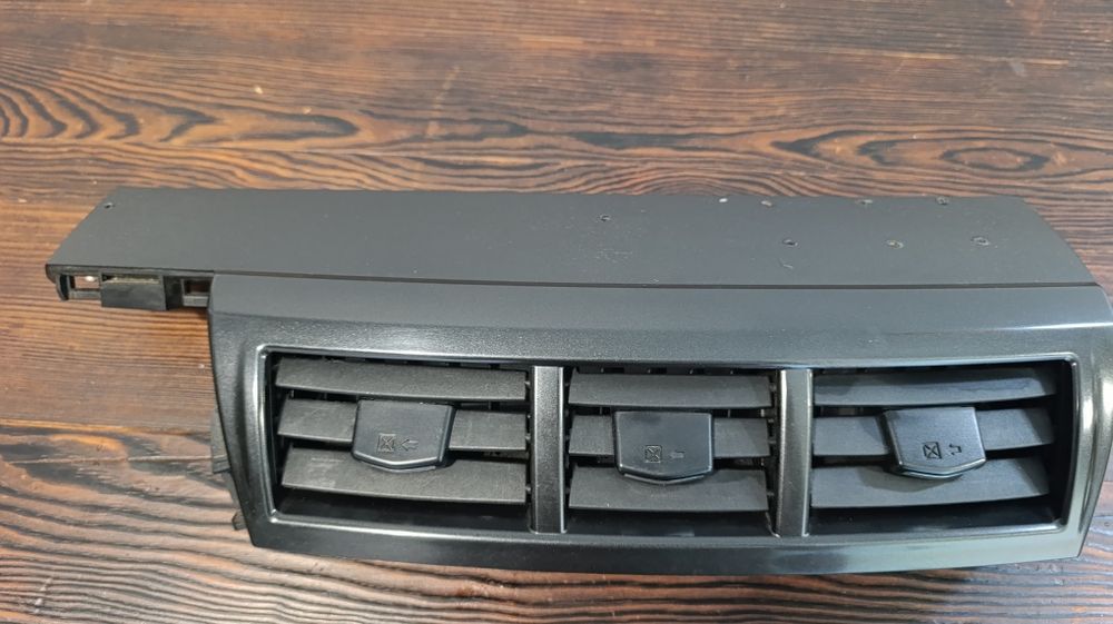 Воздуховод Toyota Prius V 2012-2017