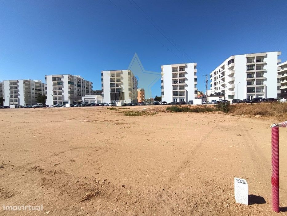 Lote Exclusivo em Lagoa - Oportunidade de Investimento no Algarve