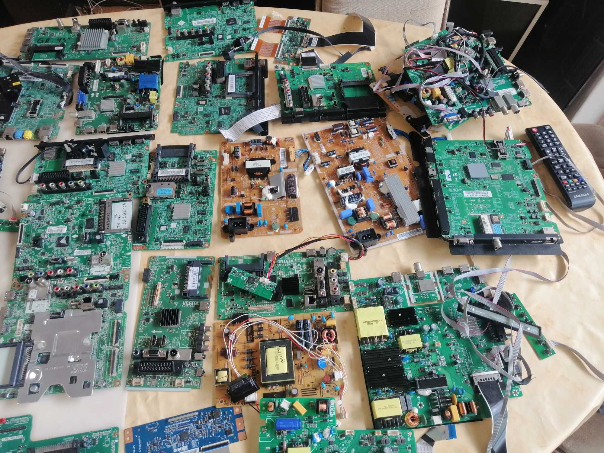 Placas para TVS. Mainboards, Fontes, REPARAÇÕES.