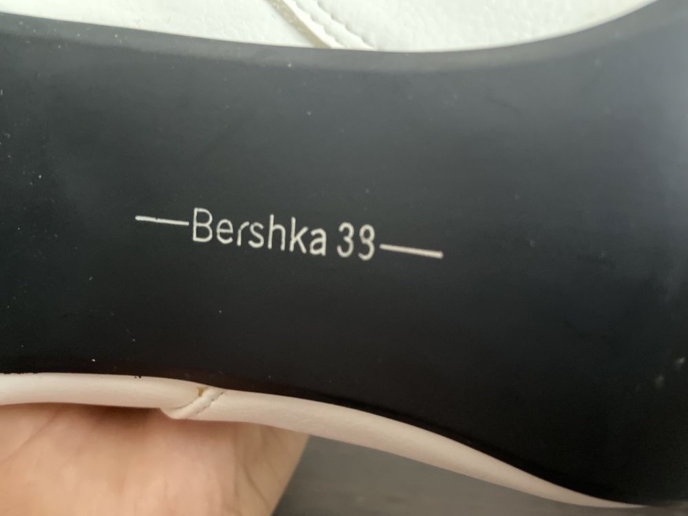 Ботильйони/Ботинки Bershka