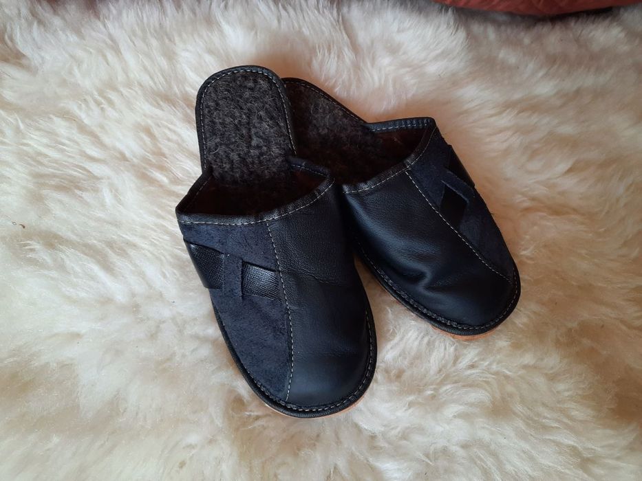 Чоловічі кімнатні тапочки з овчиною