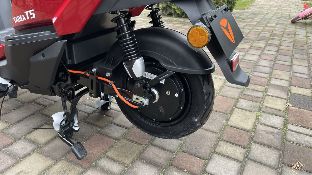НОВИЙ Електросеутер YADEA T5 червоний електричний акамуляторний