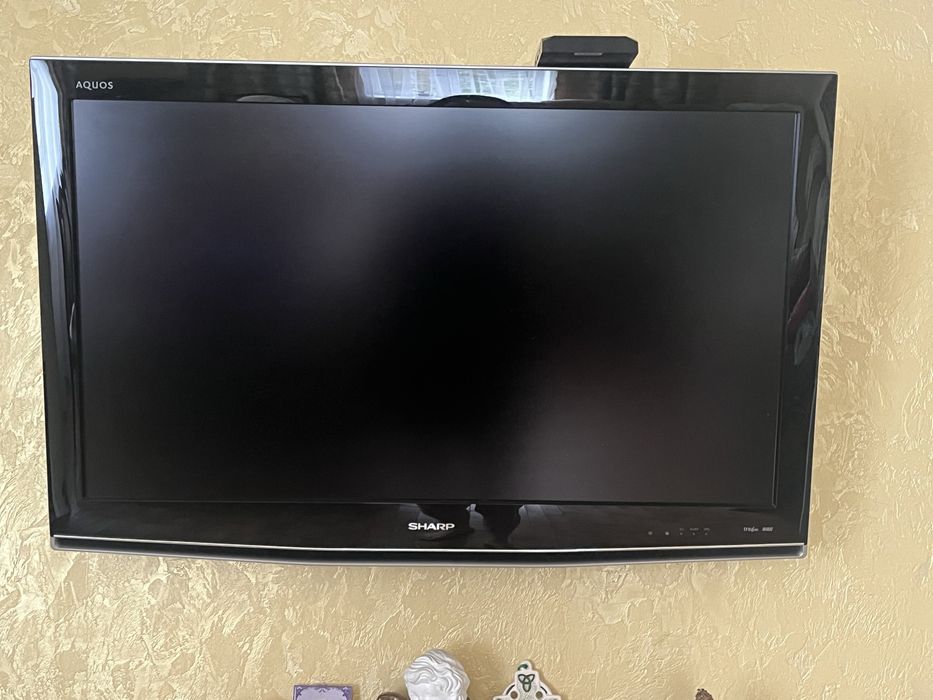 Телевізор Sharp розмір 57•91 см