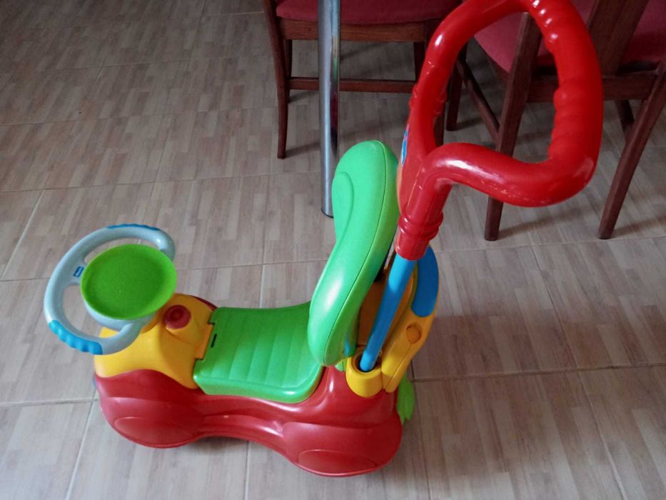 Triciclo Chicco em bom estado, ofereço brinquedo