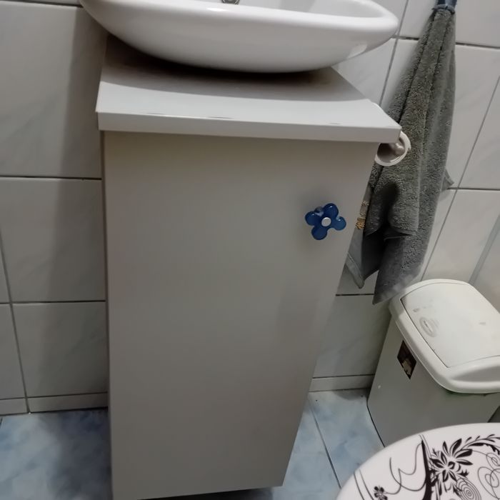 Szafka z umywalką szara