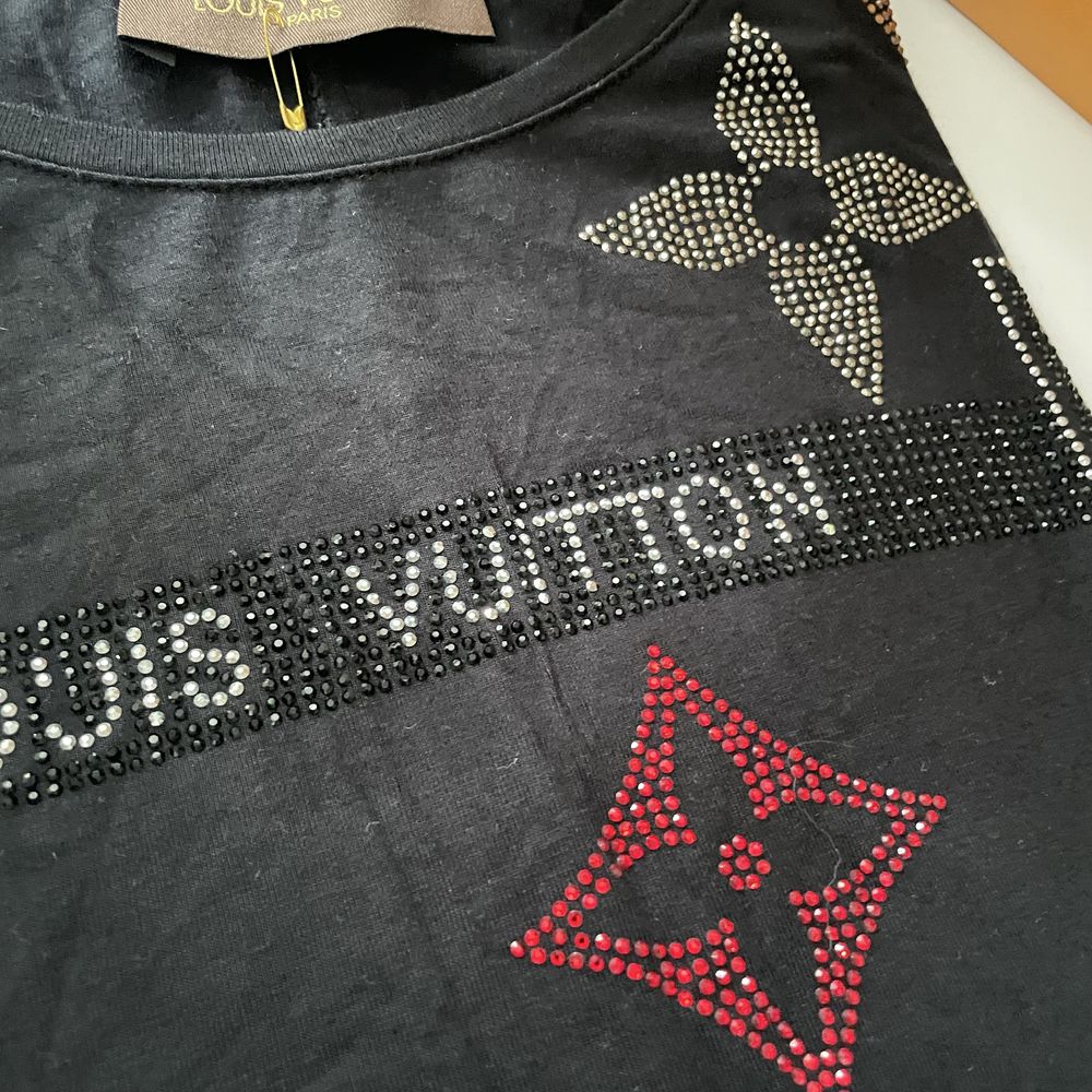 Ekskluzywna koszulka Louis Vuitton z limitowanej kolekcji!