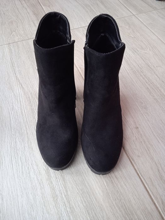 Buty damskie botki czarne na wysokim obcasie 37