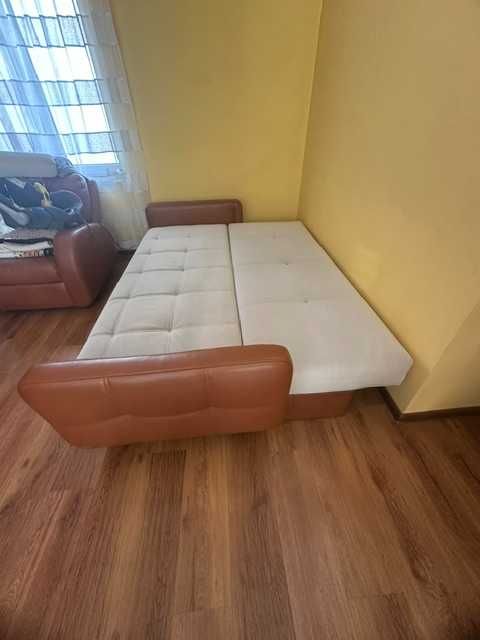 Rozkładana skórzana kanapa /sofa firmy bugajski kolor beżowa