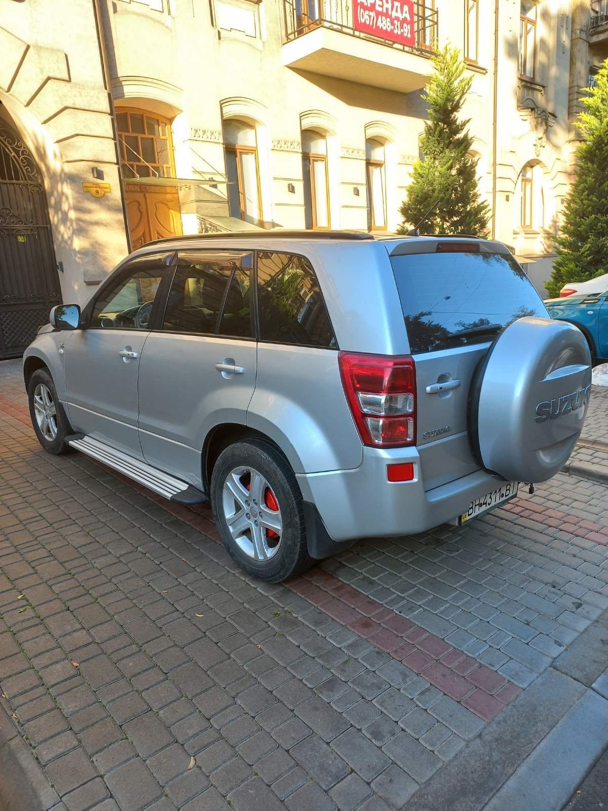 Автомобиль Suzuki Grand Vitara