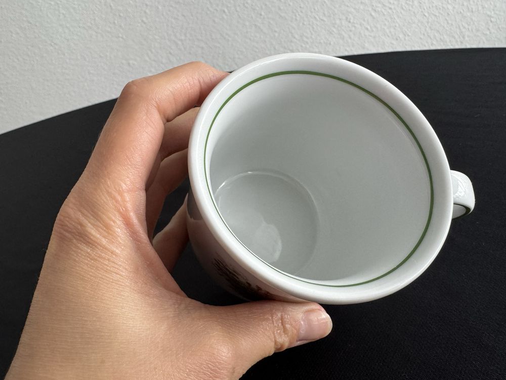 Porcelanowy kubek z motywem myśliwskim
