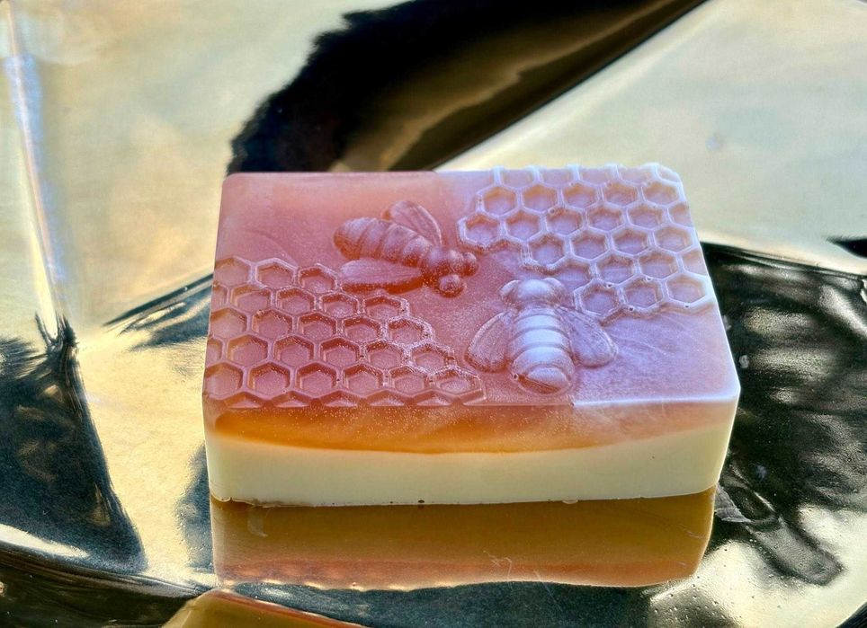 Ręcznie robione mydełka z propolisem