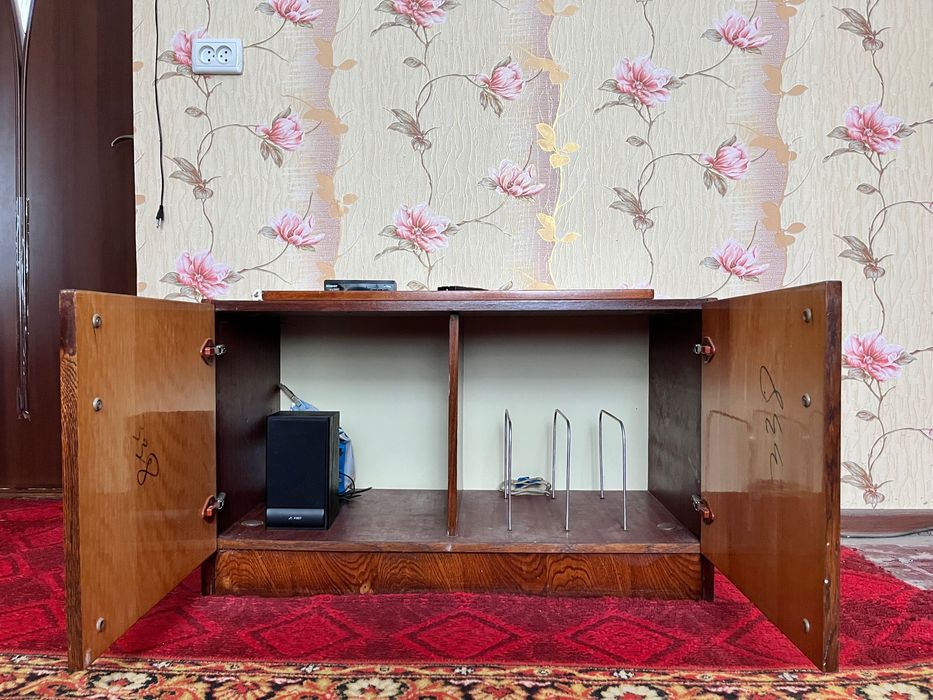 Тумба з двома відділами для речей