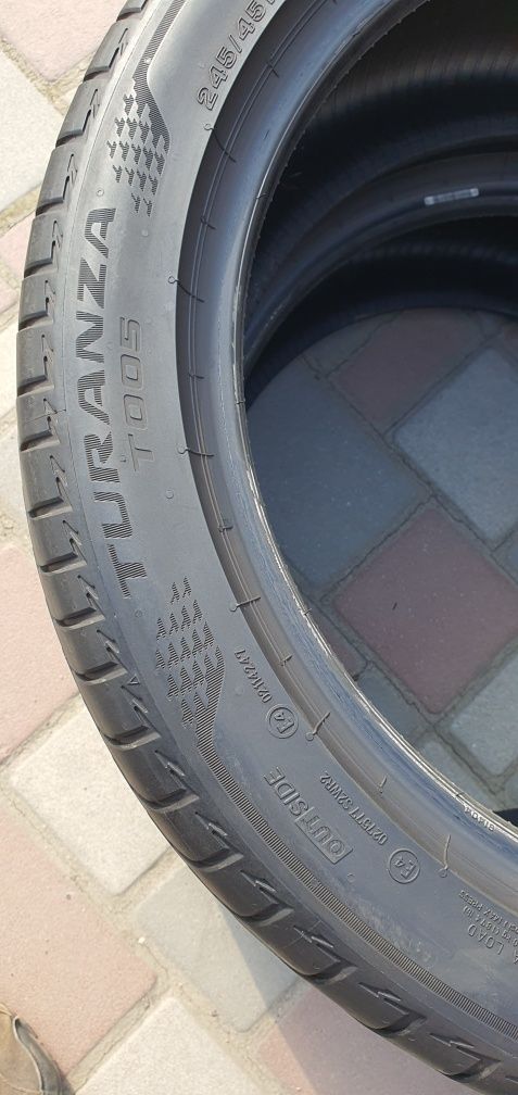 Продам одне 245/45 R19 Bridgestone