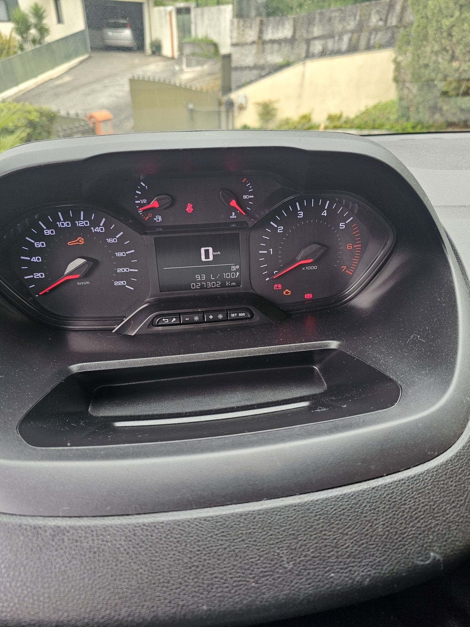 Vendo peugeot partner 2023 apenas 27.000 km