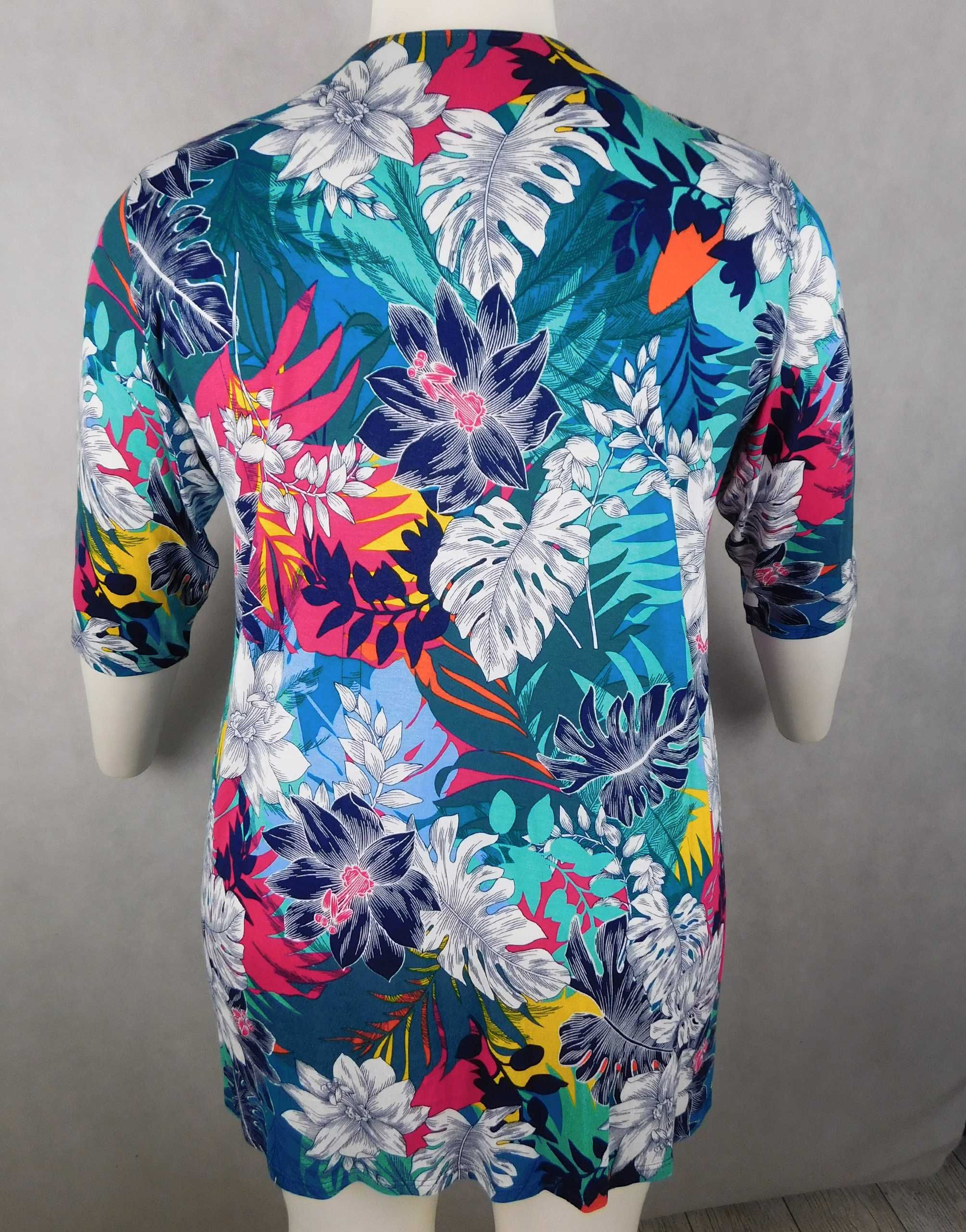 Bluzka rozkloszowana w serek Plus Size 4XL - 62/64