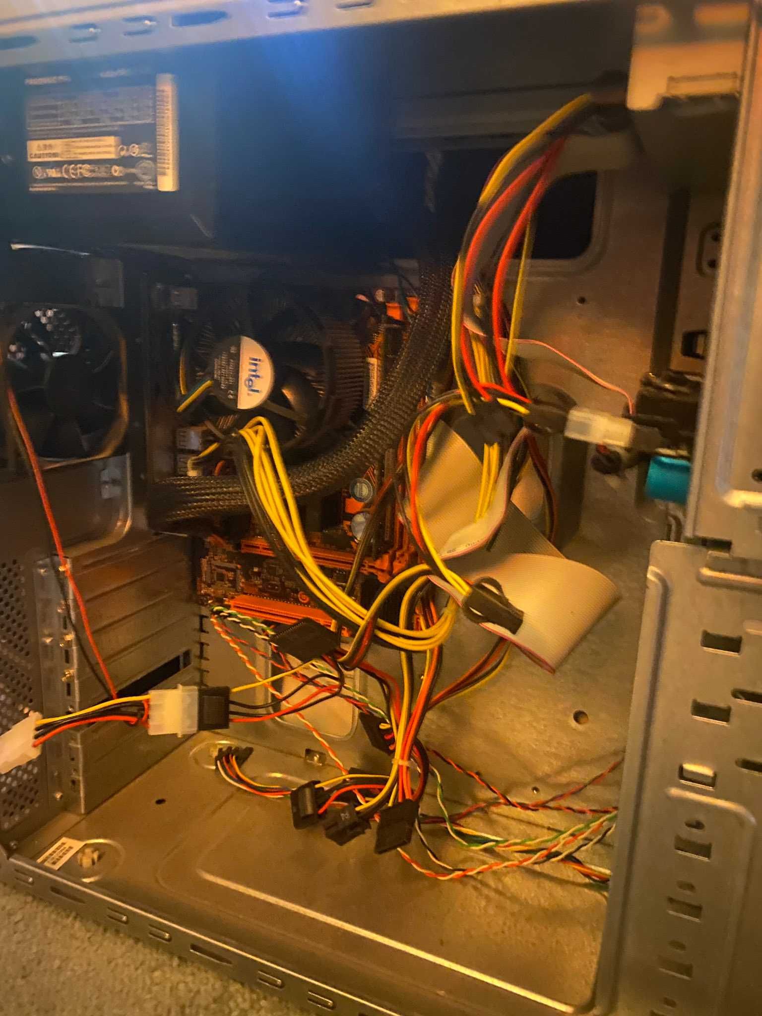 Computador Pentium 4 / 4Gb RAM / Window7 Instalado