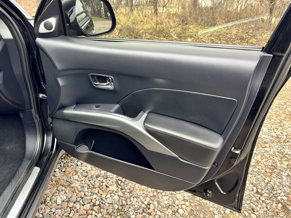 Продам Mitsubishi Outlander XL