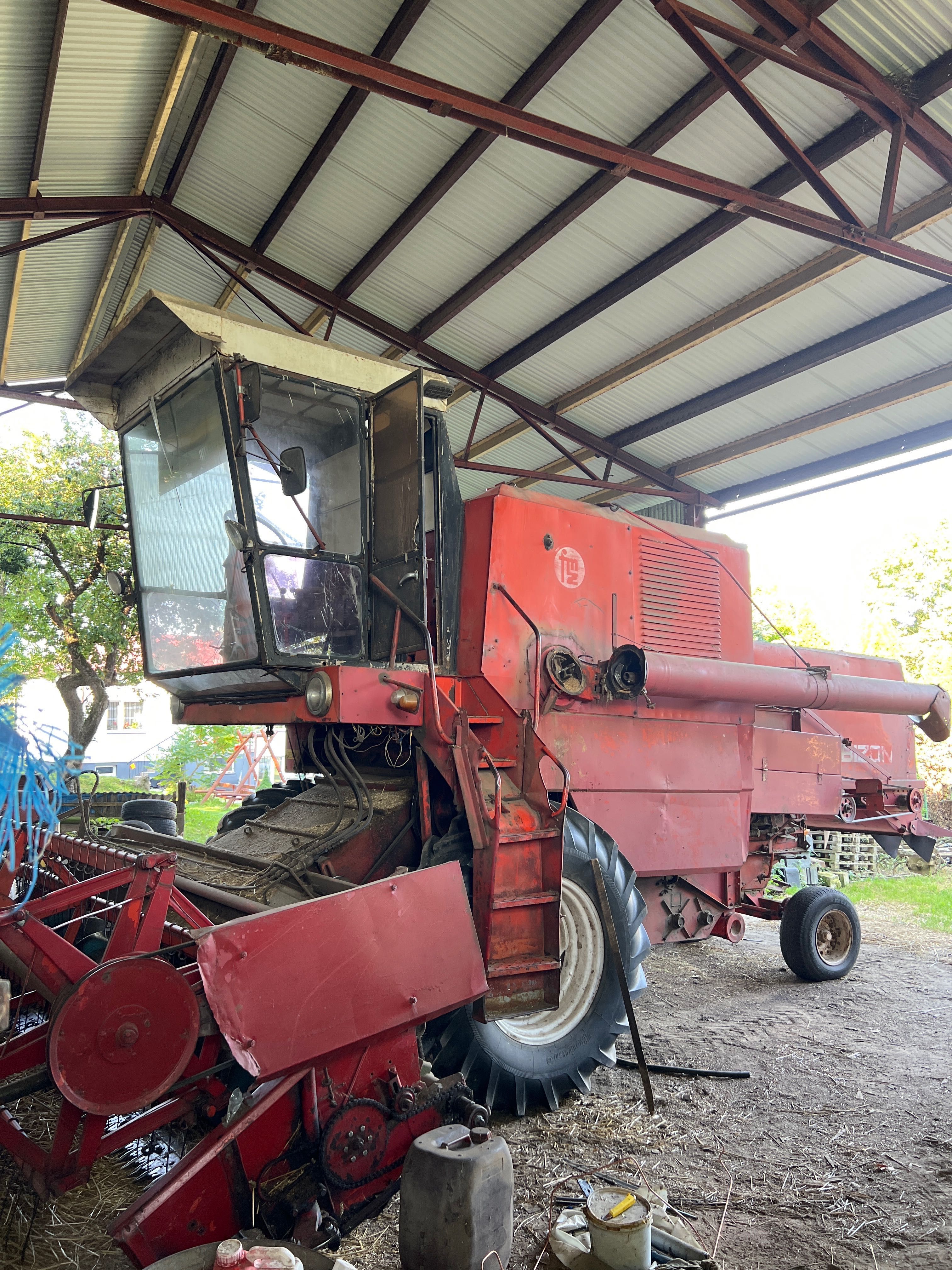 Sprzedam kombajn i traktor MTZ